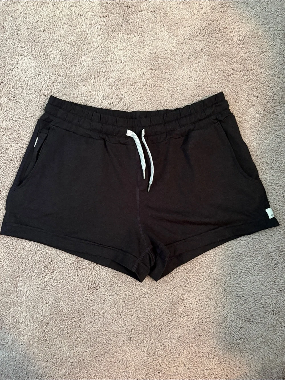 Vuori Halo Shorts, XS - Picture 1 of 4